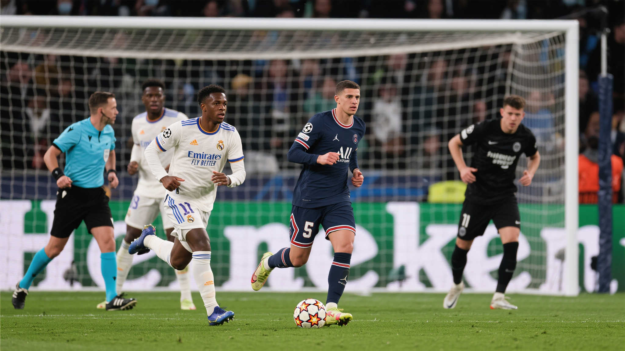 0-1！欧冠冠军爆冷出局，震撼全场！